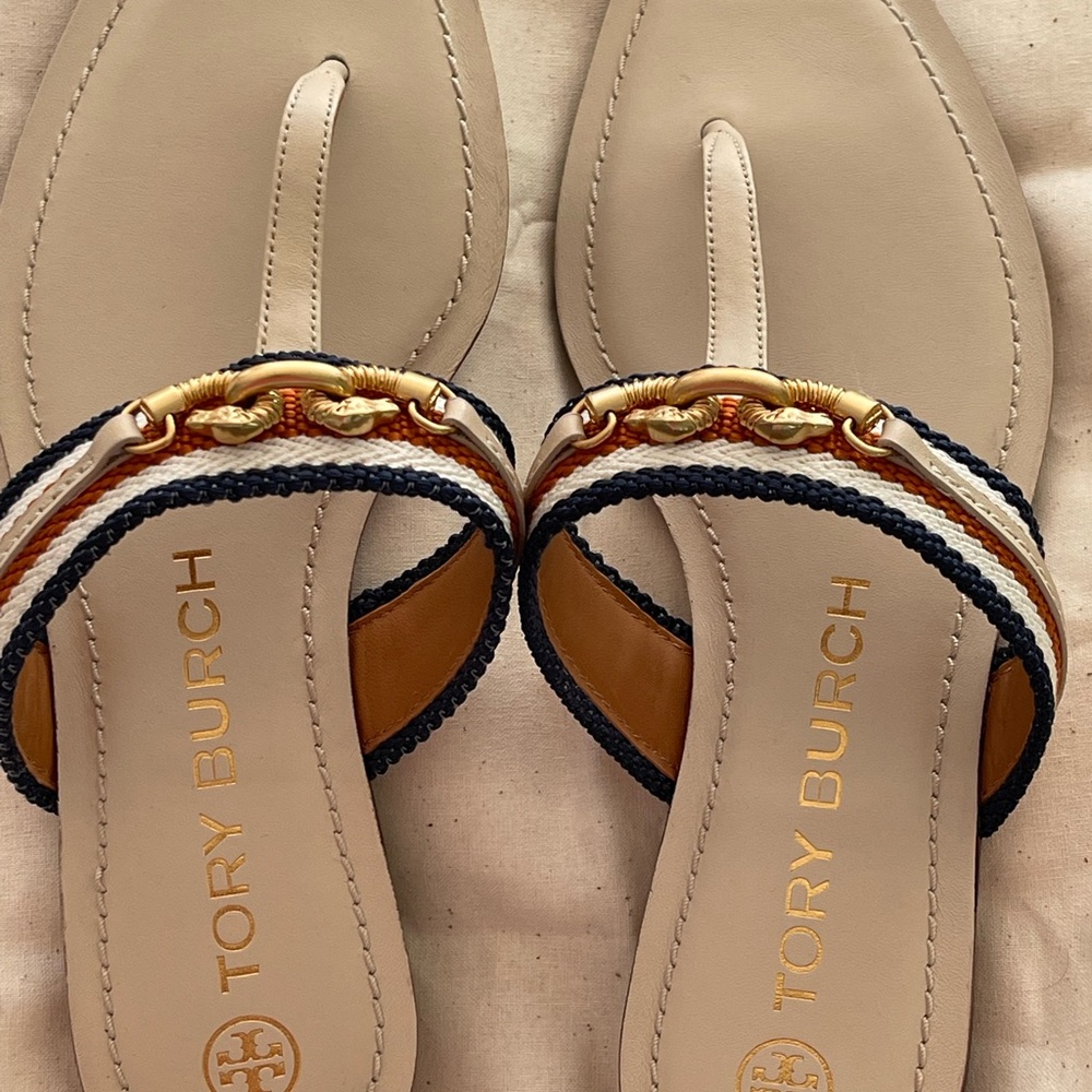 Tory Burch NEW Horse Thong Sandal Sz 6